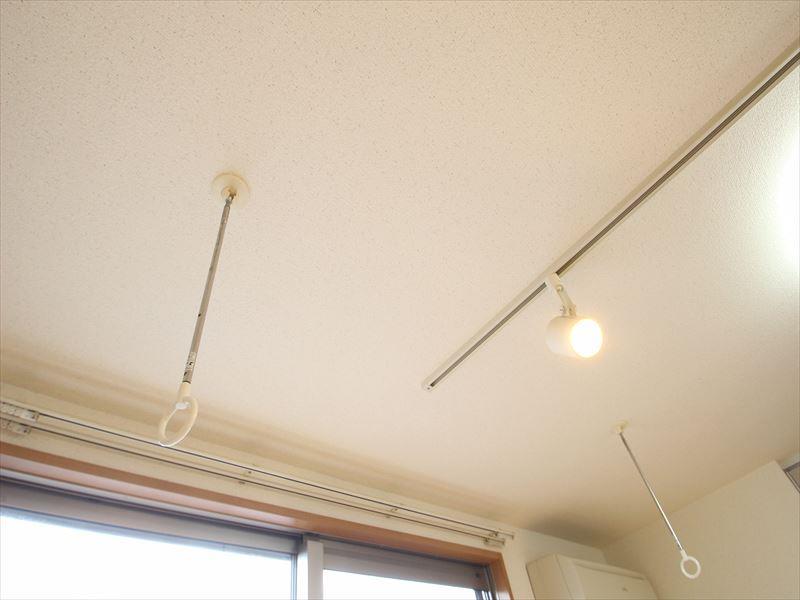 その他設備　室内物干し付きで、雨の日も安心！