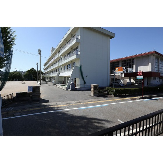 小学校　桜谷小学校（小学校）まで1100m