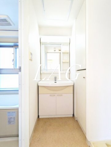 洗面設備　独立洗面台です。