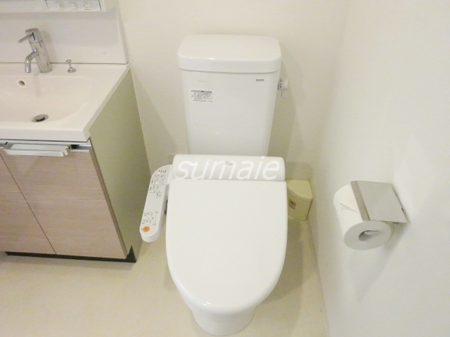 トイレ　洗浄暖房便座です♪