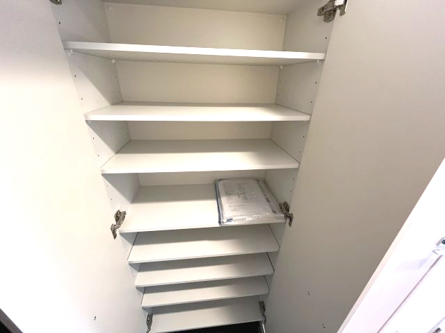 収納　写真は他部屋の反転間取りとなっております。