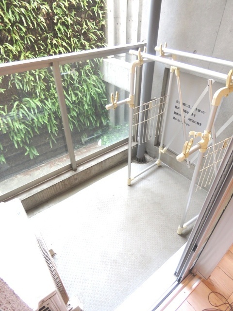 バルコニー　※別部屋参考写真のため内観についてはお問い合わせください※