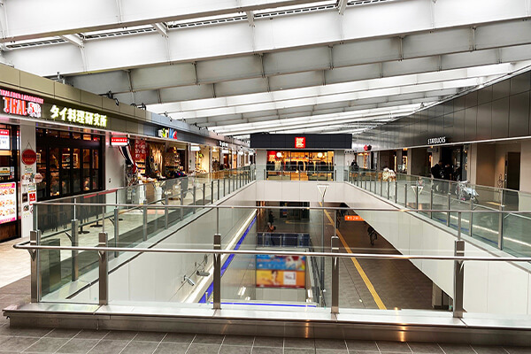 ショッピングセンター　シモキタエキウエ（ショッピングセンター）まで607m