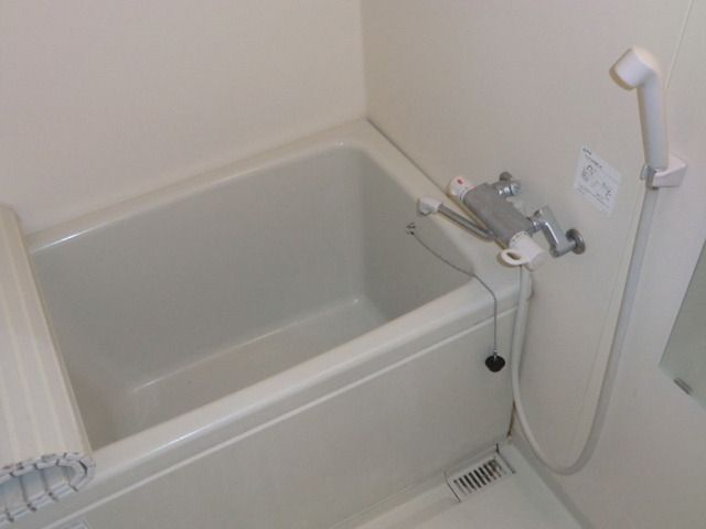 バス・シャワールーム　綺麗なバスルーム