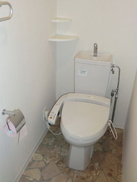 トイレ　温水洗浄便座付き