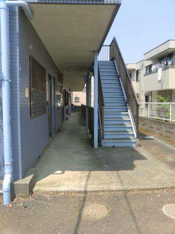 エントランス　開放的なエントランスです