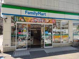 コンビニ　ファミリーマート（コンビニ）まで471m