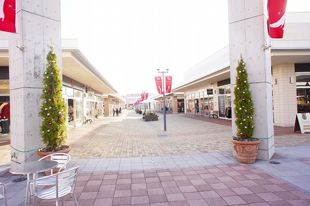 ショッピングセンター　インターパークショッピングビレッジ（ショッピングセンター）まで550m