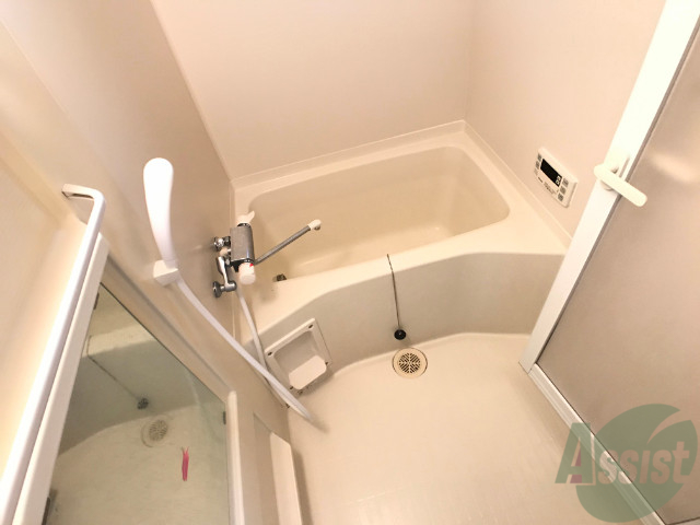 バス・シャワールーム　追い炊き機能が付いております。いつでも温かいお風呂に入れます