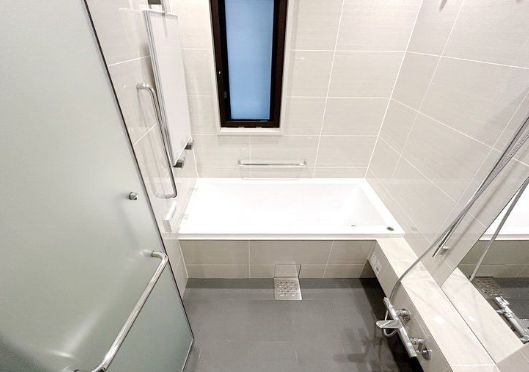 バス・シャワールーム　ゆったり過ごせるお風呂です