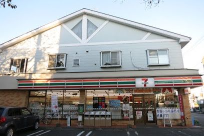 コンビニ　セブンイレブン（コンビニ）まで380m