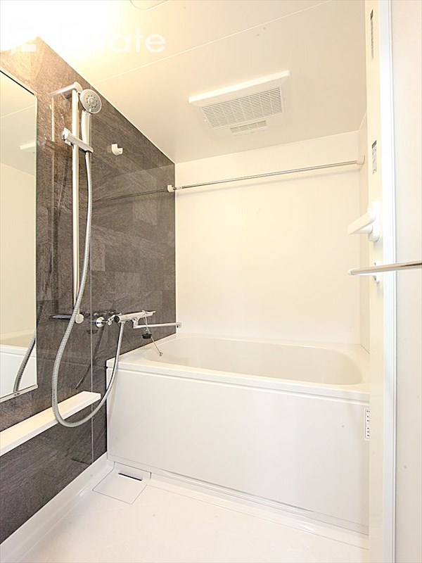 バス・シャワールーム　バスルーム