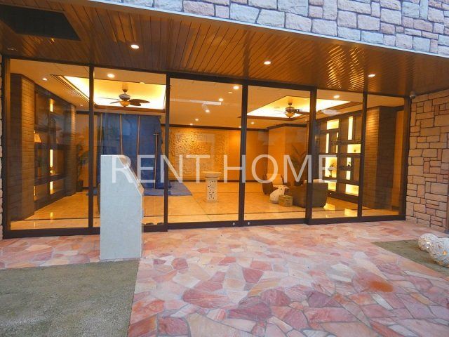 エントランス　オートロック完備