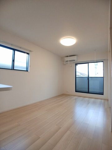 居室・リビング　こちらのリビングで趣味の時間をお楽しみください