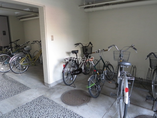 その他共有部分　嬉しい室内駐輪スペースです☆