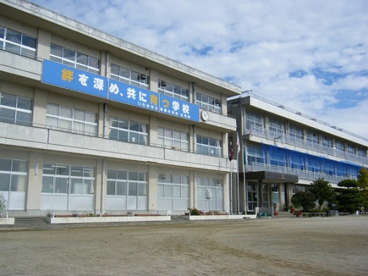 中学校　いわき市立草野中学校（中学校）まで595m