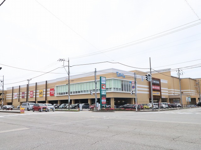 ショッピングセンター　ファボーレ（ショッピングセンター）まで711m