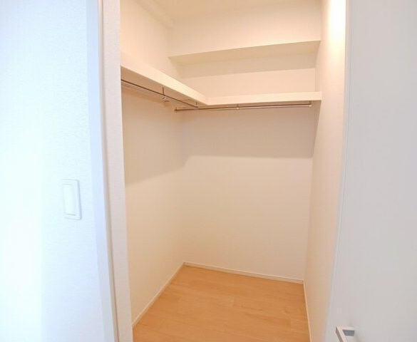 収納　ウォークインクローゼット