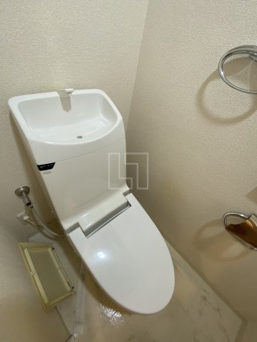 トイレ　BRAVI南船場（ブラービ南船場）　温水洗浄便座