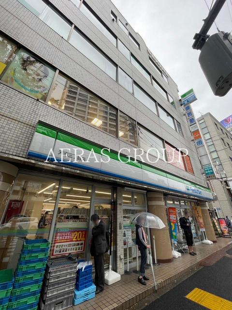 コンビニ　ファミリーマート 天沼三丁目店（コンビニ）まで27m