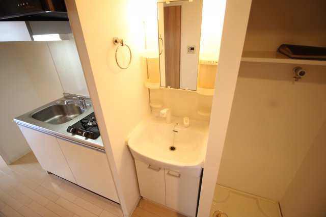 洗面設備　ルミナーレ天王寺