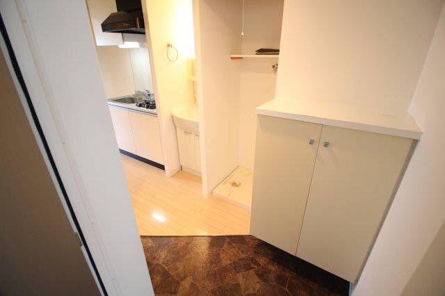 玄関　ルミナーレ天王寺