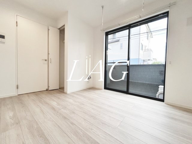 居室・リビング　洋室のお部屋です。（同仕様です。）