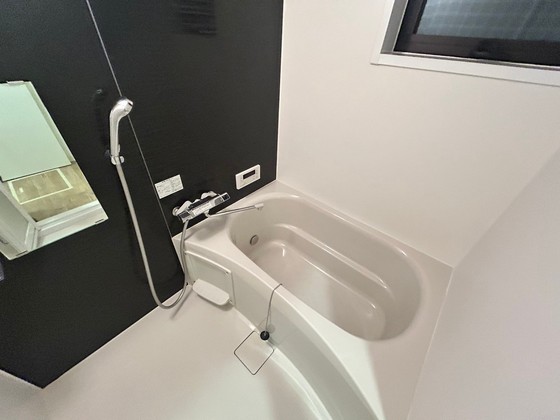 バス・シャワールーム　※別部屋の写真です