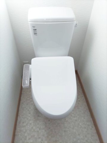 トイレ　嬉しい温水洗浄便座♪