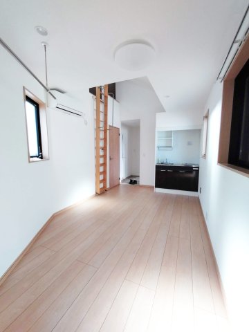 居室・リビング　開放感のあるゆったりとしたお部屋です♪