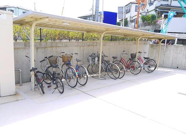 その他共有部分　屋根付き自転車置場です