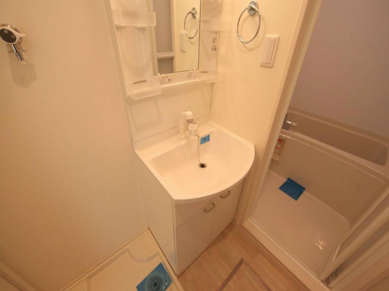 洗面設備　脱衣所　独立洗面台付（シャンプードレッサー付）洗濯機ご用意で