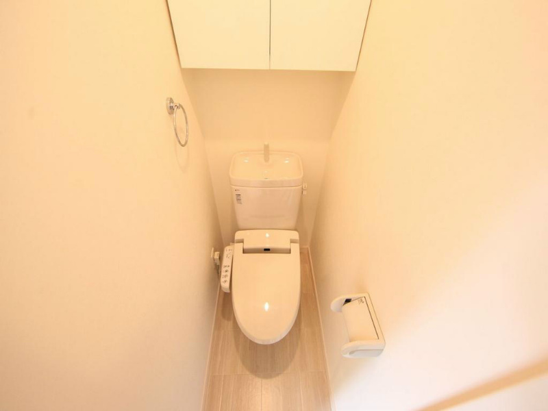 トイレ　温水洗浄暖房便座付トイレ