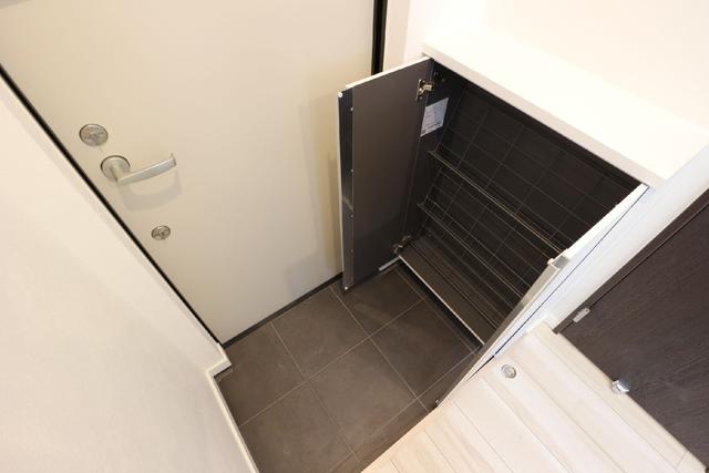 収納　収納　シューズボックス