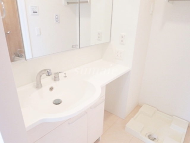 洗面設備　使いやすい独立洗面台です☆