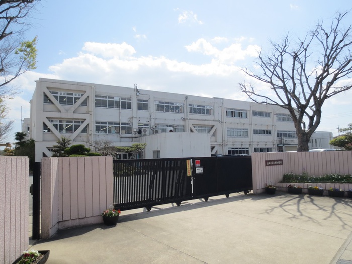 小学校　神領小学校（小学校）まで869m