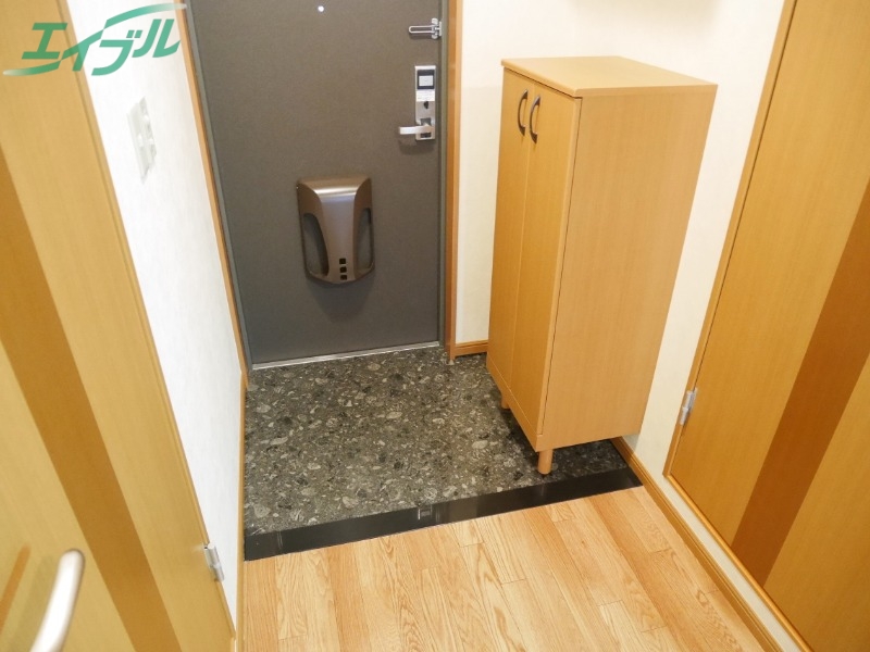 玄関　別部屋参考写真です。