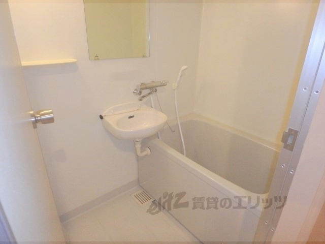 バス・シャワールーム　バス