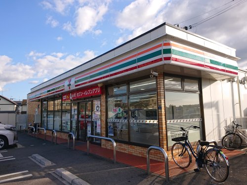 コンビニ　セブンイレブン 近江草津バイパス店（コンビニ）まで671m