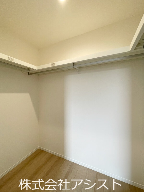 収納　洋服もたくさん入ります