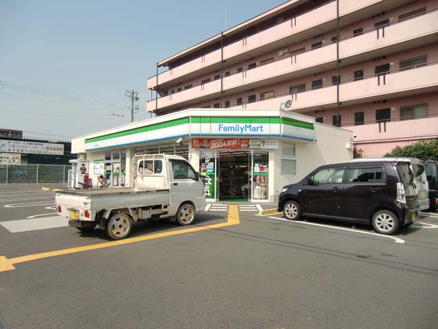 コンビニ　ファミリーマート MYS八尾木北店（コンビニ）まで487m