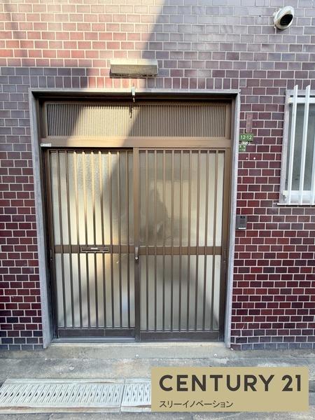 エントランス　★郵便受け付きの玄関ドア★