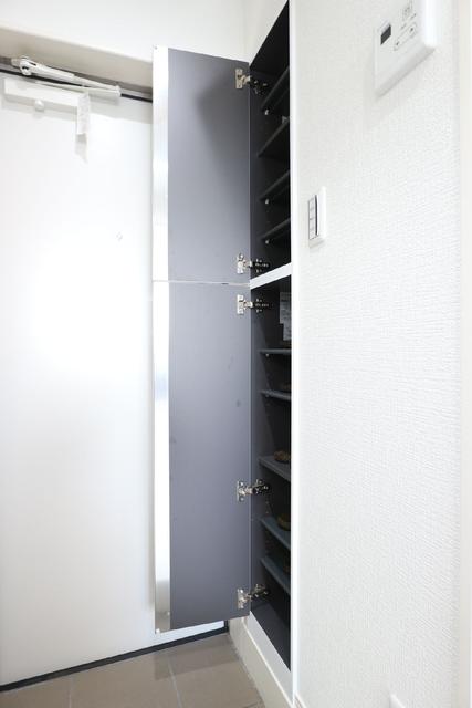 収納　収納　シューズボックス