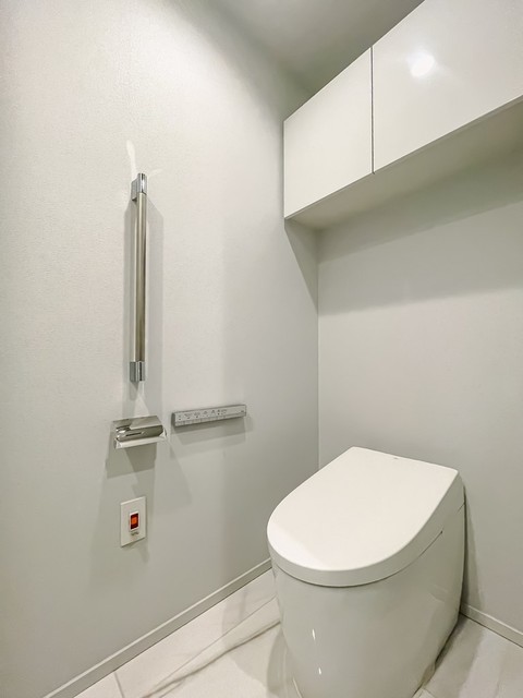 トイレ　※写真は同タイプ住戸です。