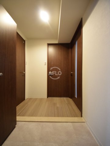 玄関　モデラート上町　玄関