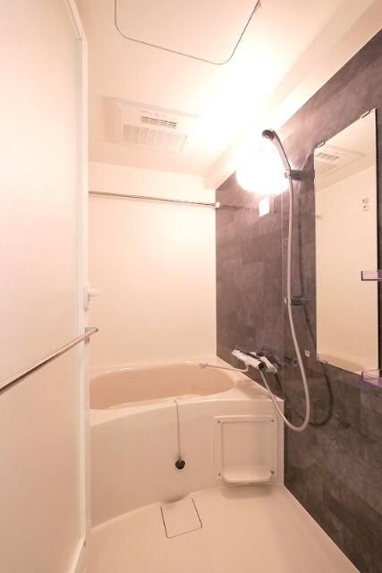 バス・シャワールーム　お風呂です