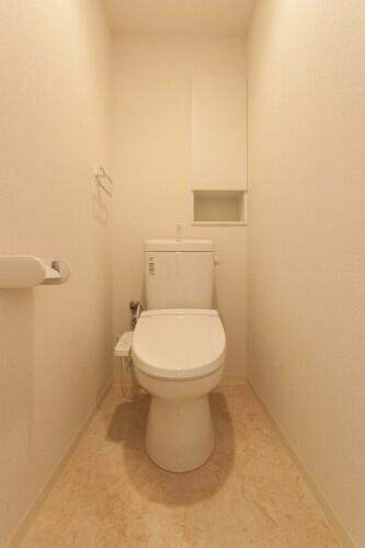 トイレ　温水洗浄便座です