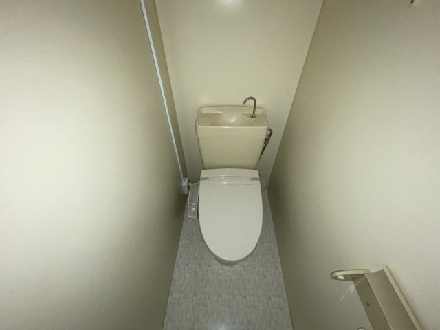 トイレ　別号室の写真です