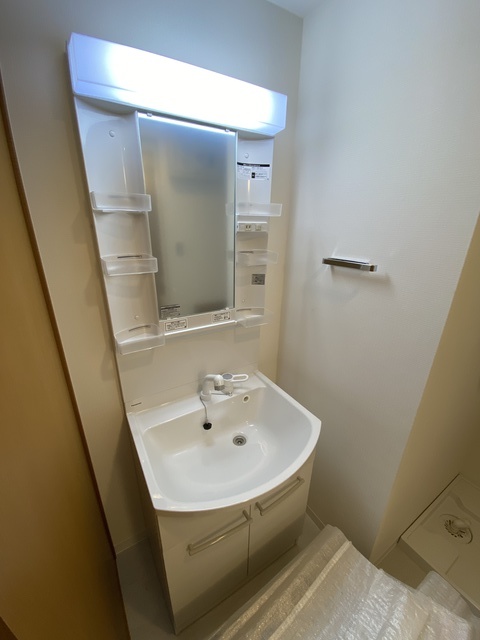 洗面設備　使い勝手の良い独立洗面台です。