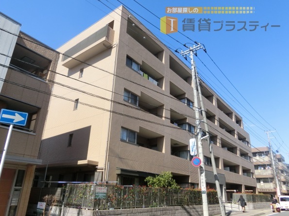 建物外観　この立地になれる覚悟はありますか。。